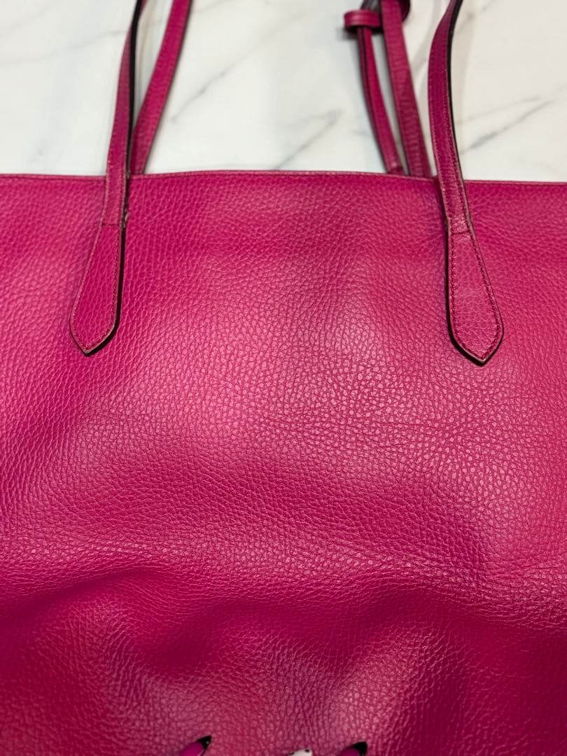 Gucciレザーピンク トートバッグA4入ります保存袋付き