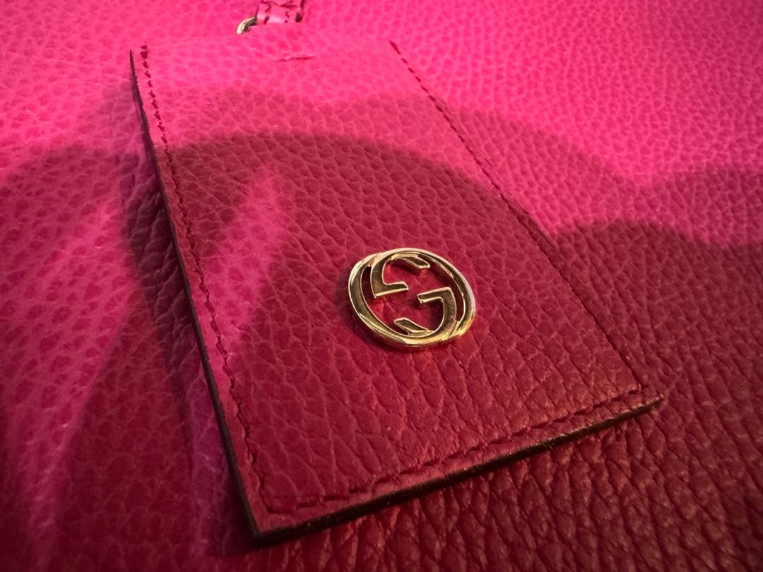 Gucciレザーピンク トートバッグA4入ります保存袋付き