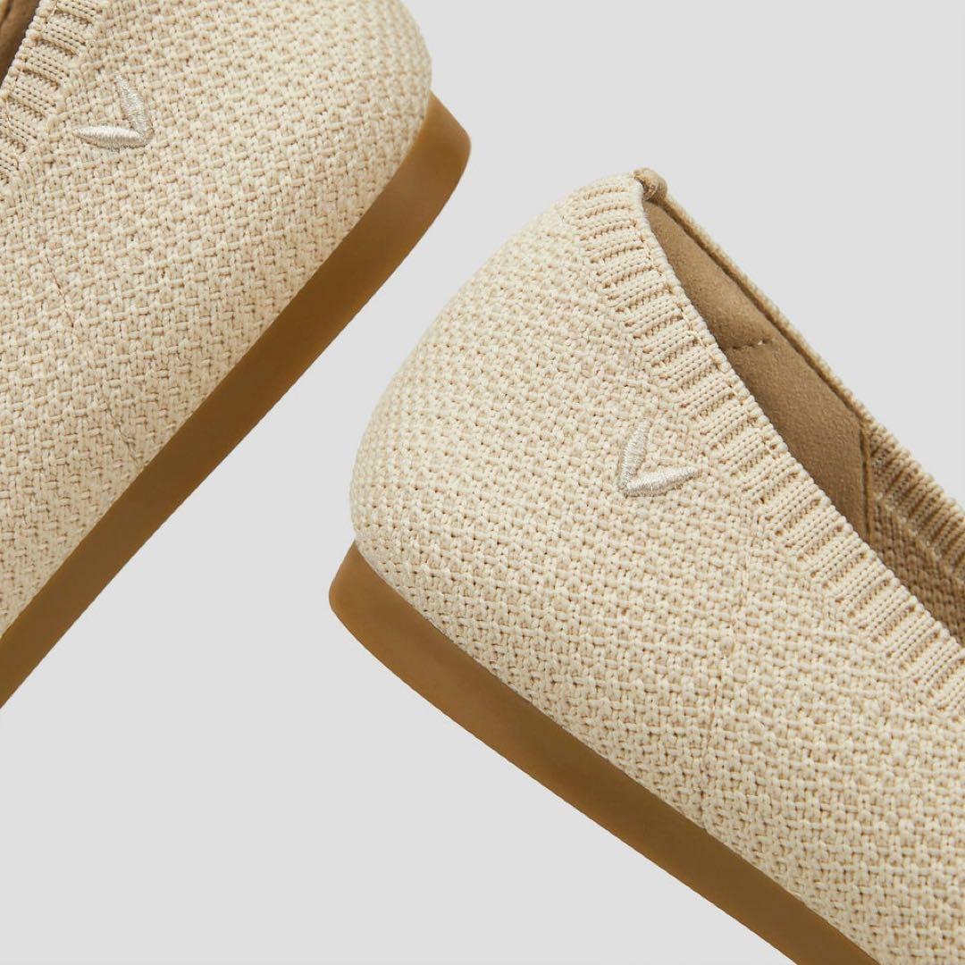 VIVAIA 　ポインテッドトゥ 撥水加工 フラットシューズ　36 クリップ付