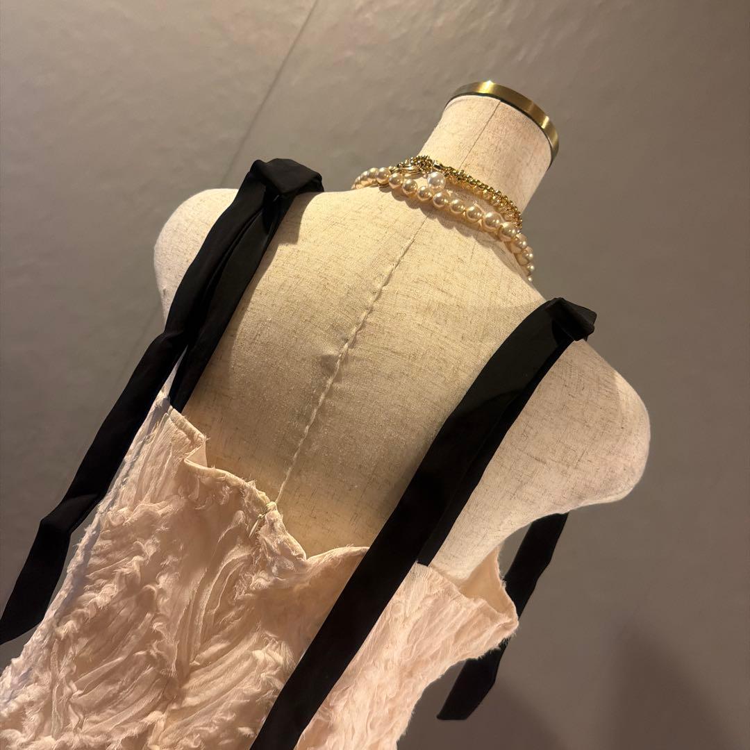 【2万円】sample sale ブラックリボン　立体刺繍デザイン　ワンピース