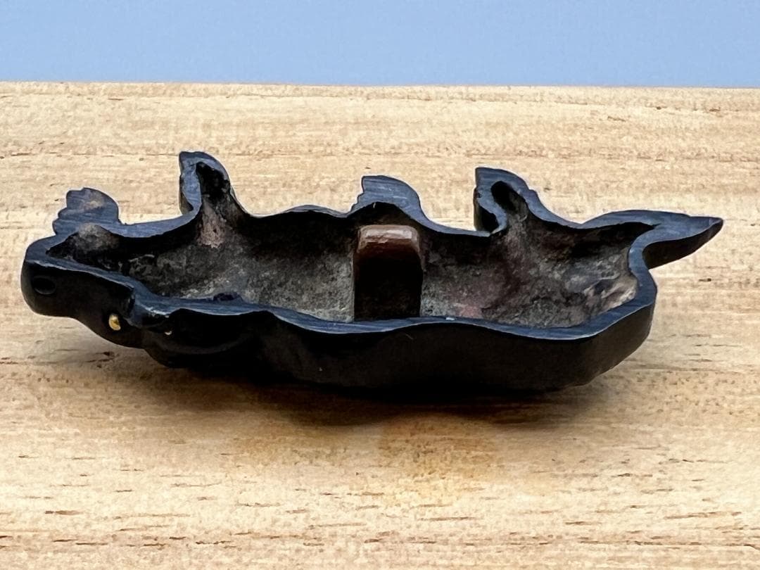 【海】江戸明治期　牛形　手彫　目貫　金具　金目　銅製鍍金　骨董品