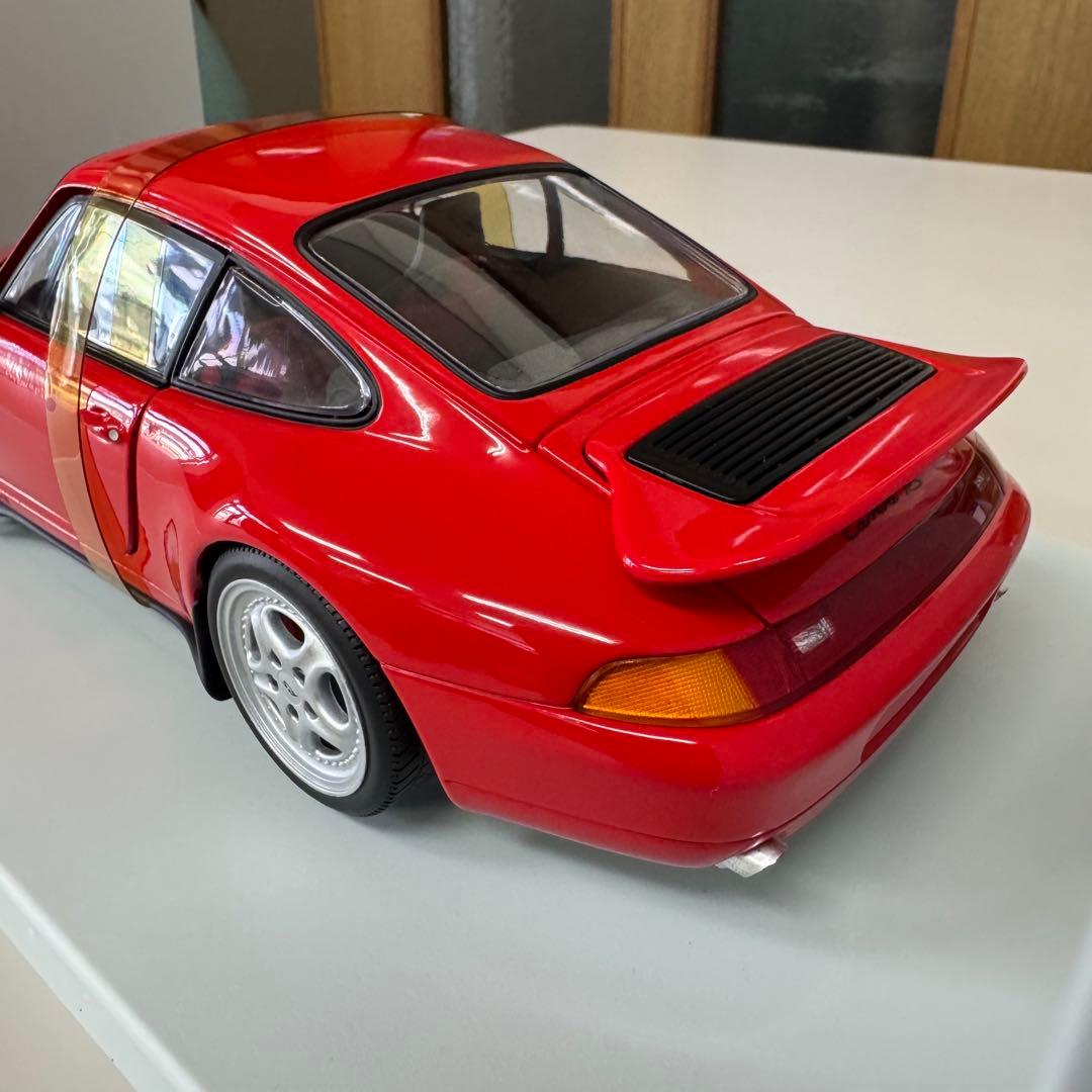 未使用品　レア！UTモデルズ 1/18 ポルシェ911カレラRS 赤