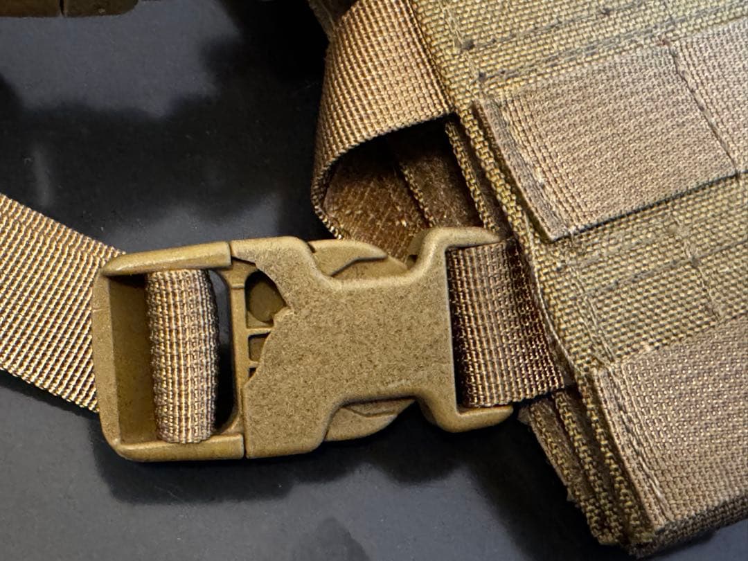 田村装備開発　UCR-R コヨーテ　チェストリグ　プレートキャリア　実物　mp5