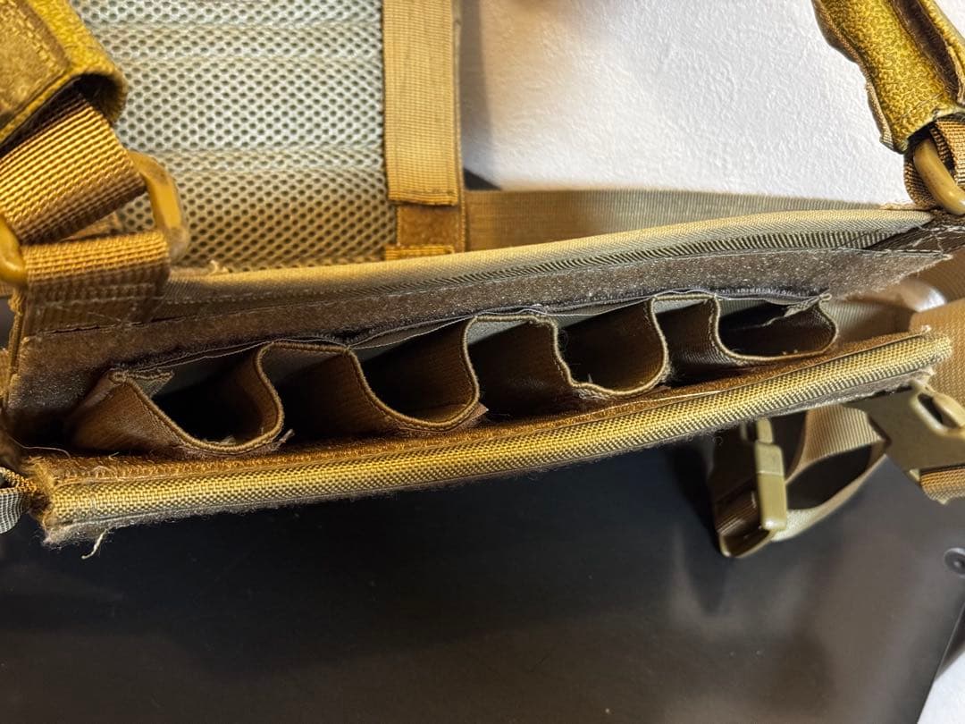 田村装備開発　UCR-R コヨーテ　チェストリグ　プレートキャリア　実物　mp5