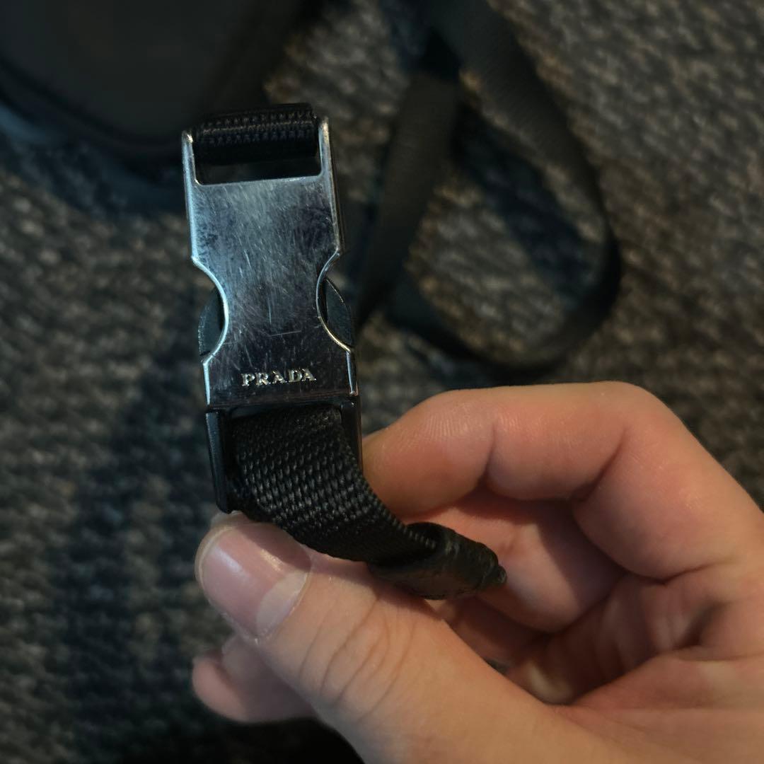 プラダ　携帯ストラップ