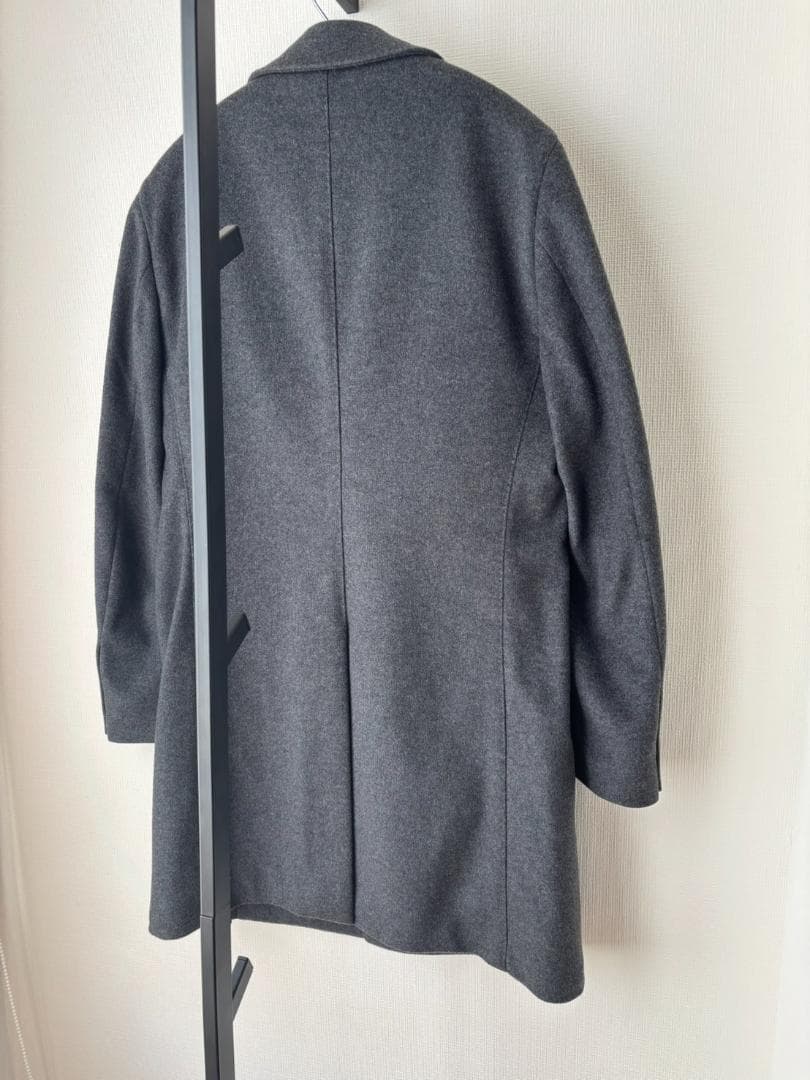 ラルディーニ（LARDINI）コート 花のブローチ付き