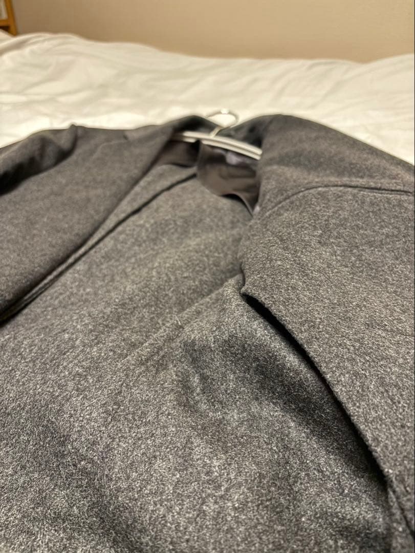 ラルディーニ（LARDINI）コート 花のブローチ付き