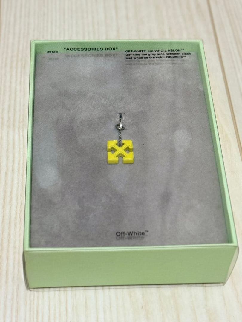 ⭐️【希少品】⭐️Off-White イエロー アクセサリー ピアス
