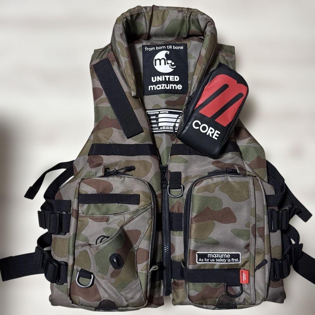 美品マズメ　UNITED mazume MZX.CORE ライフジャケット 迷彩