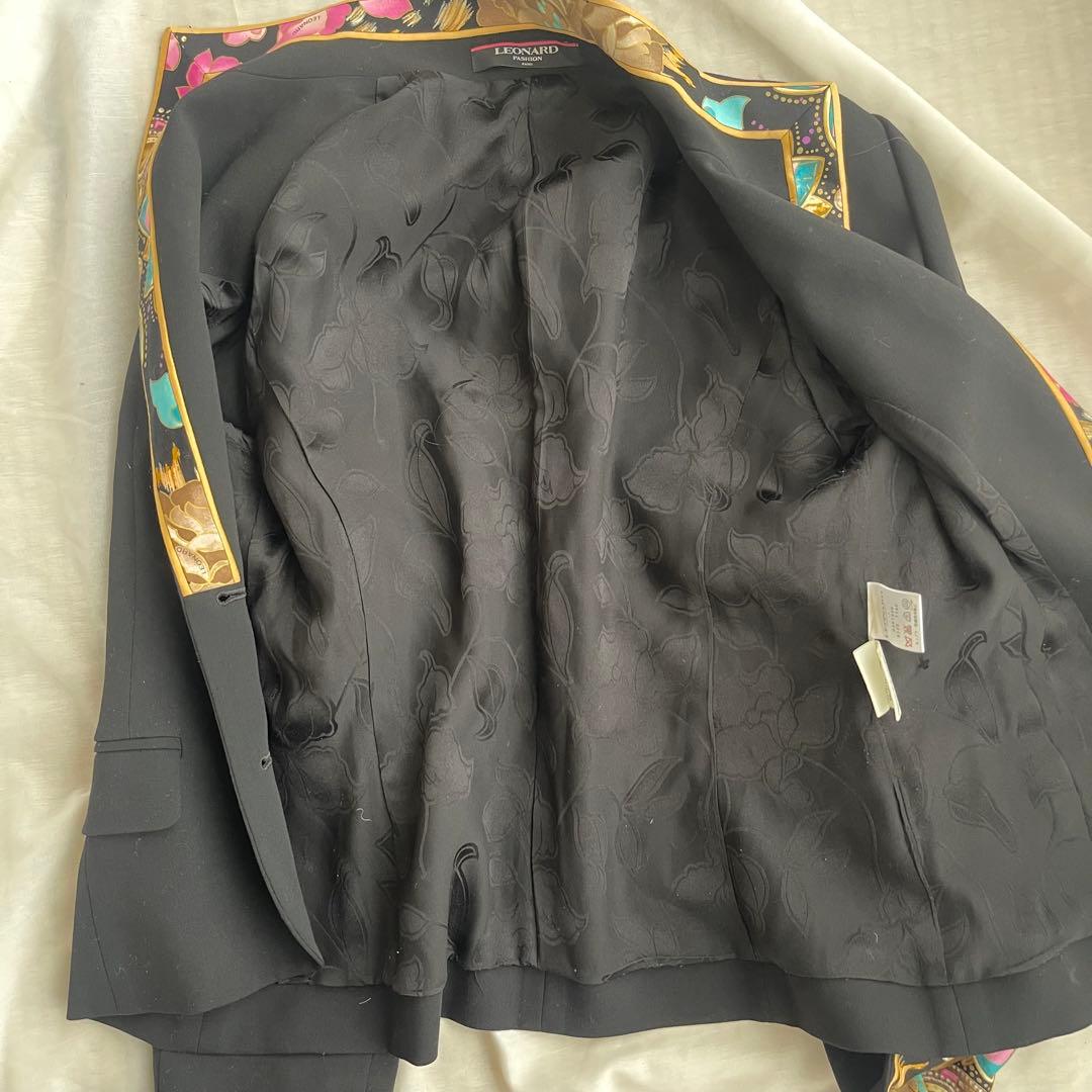 レオナール　テーラードジャケット　11号　黒　花柄　トリムデザイン