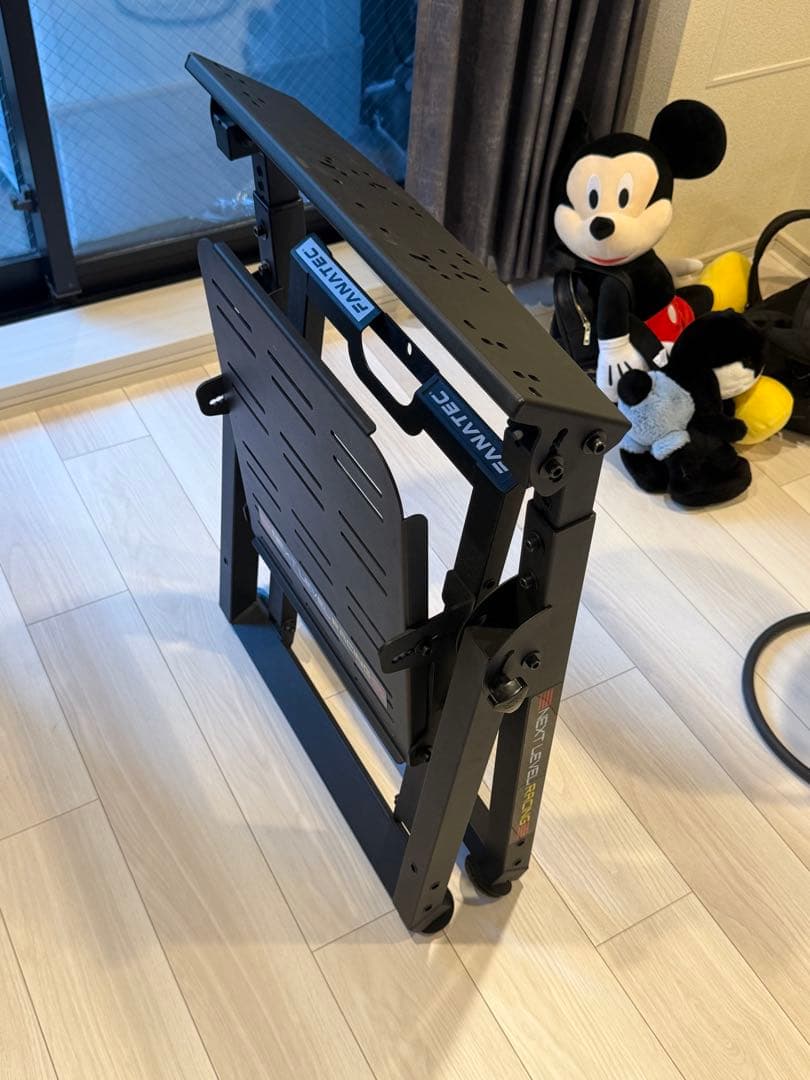 FANATEC NEXT LEVEL RACING レーシングスタンド
