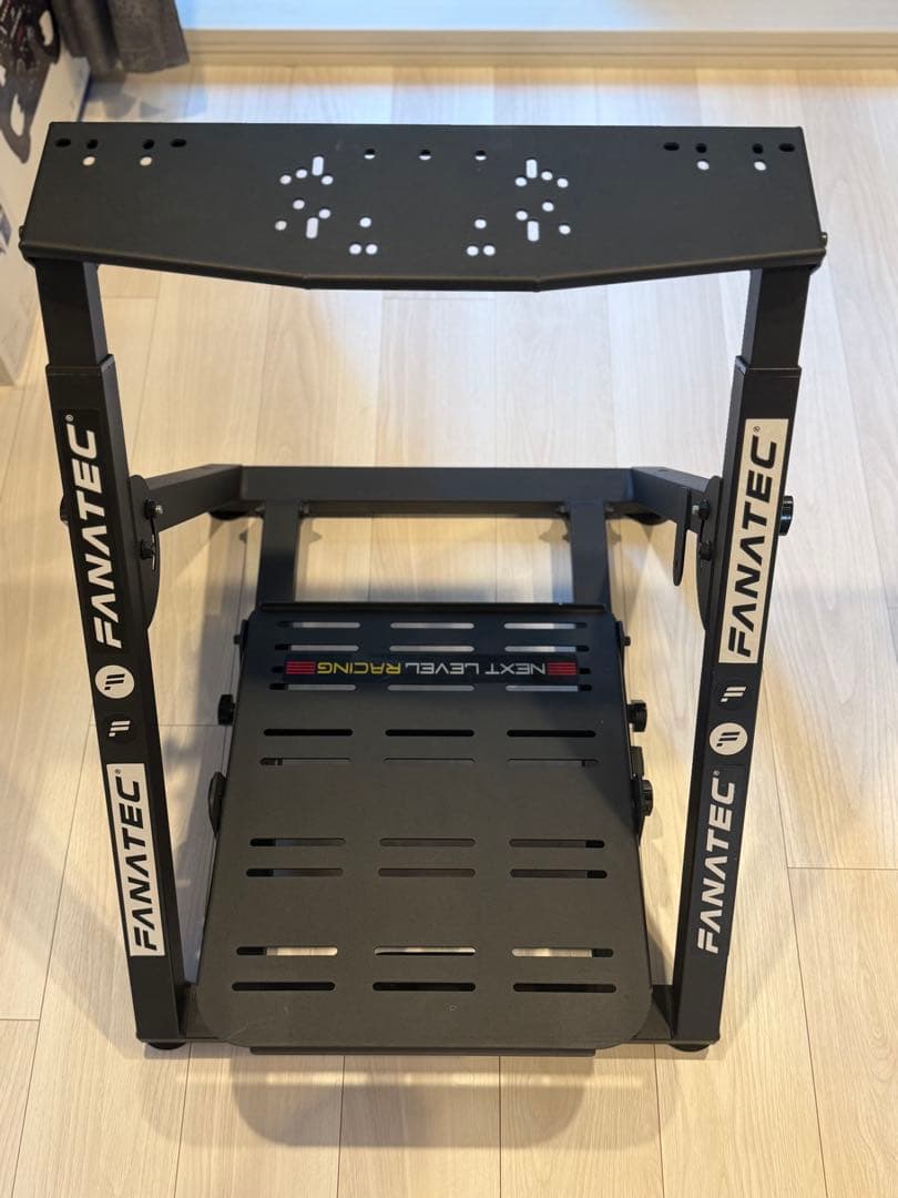 FANATEC NEXT LEVEL RACING レーシングスタンド