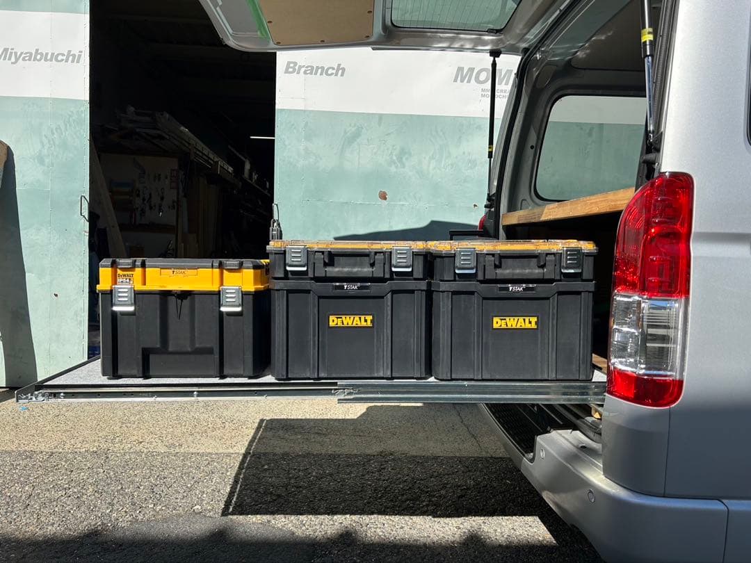 発送は年明け　ハイエース スライドフロア 150cm 棚板、フェルト付フルキット