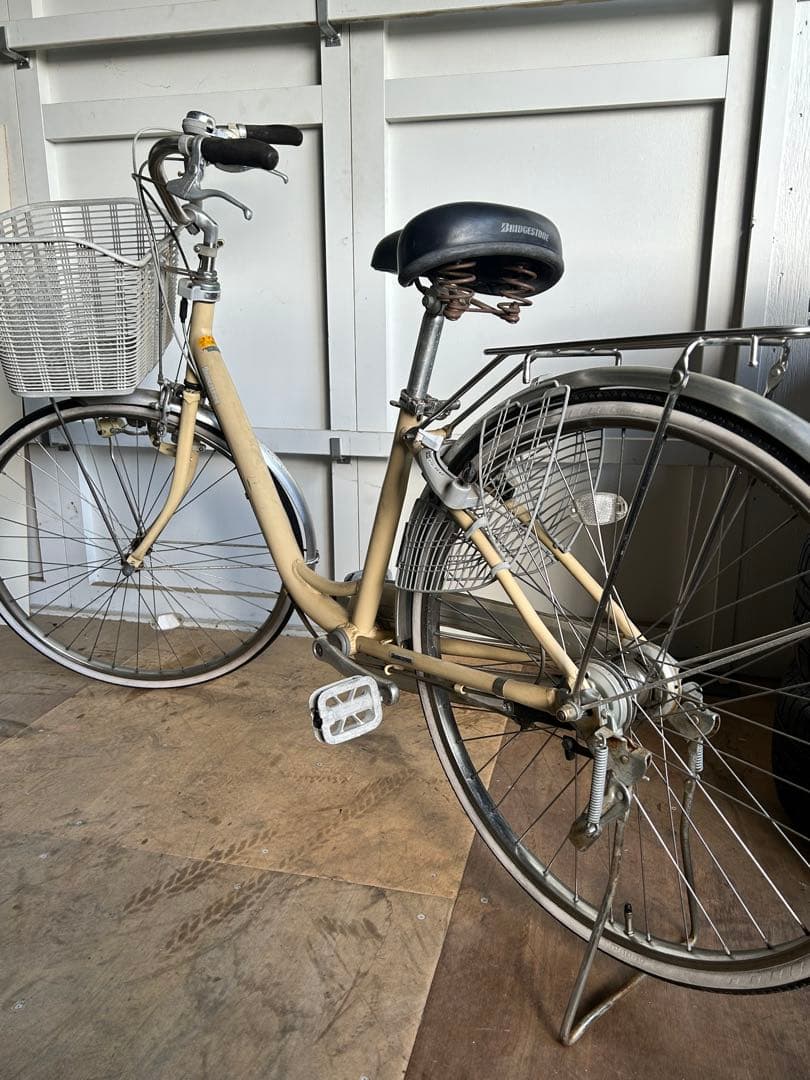 シティサイクル クリーム色 26インチ 前部バスケット付き