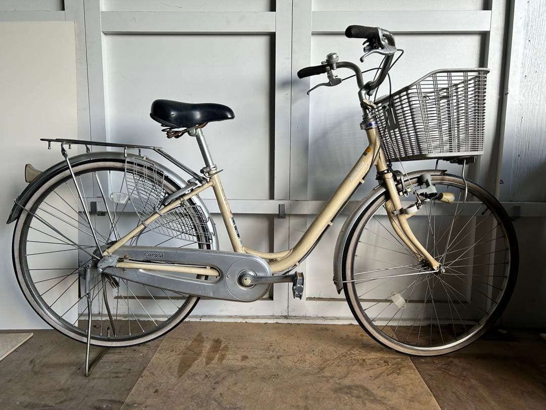 シティサイクル クリーム色 26インチ 前部バスケット付き