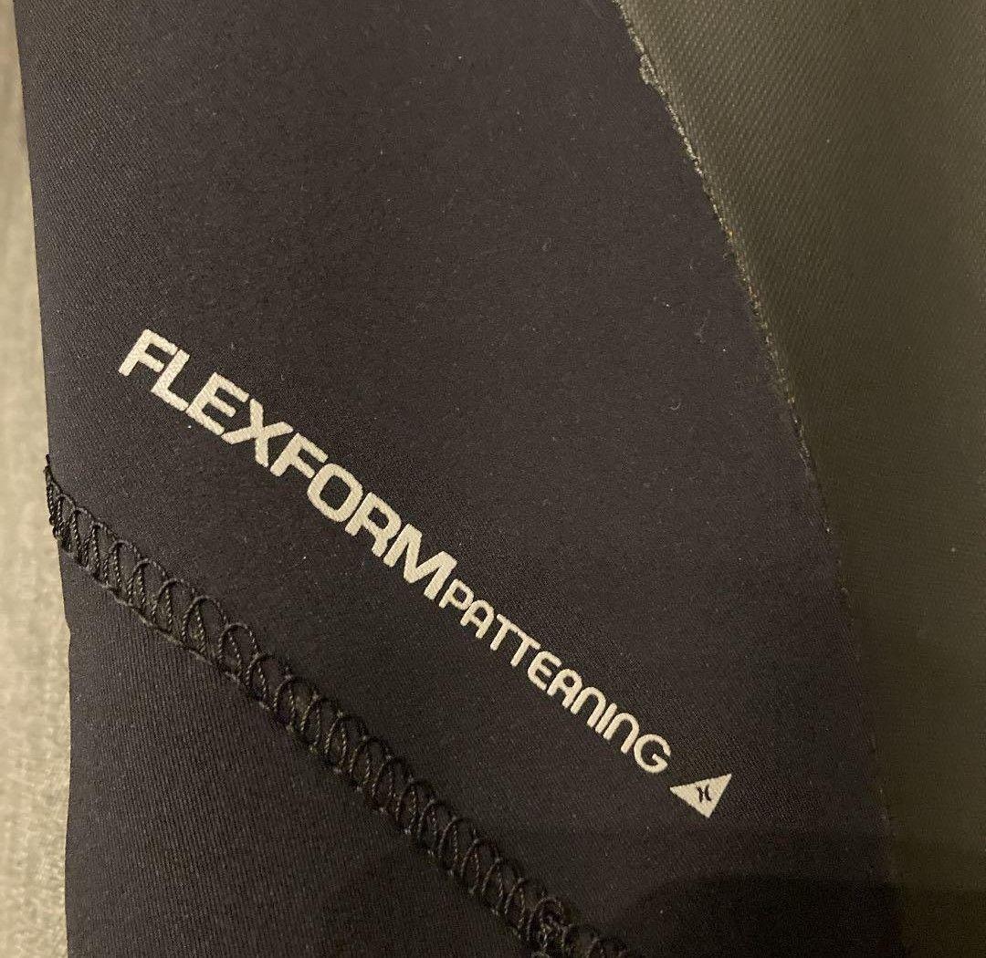 Hurley ブラック シーガル ウェットスーツ　2mm