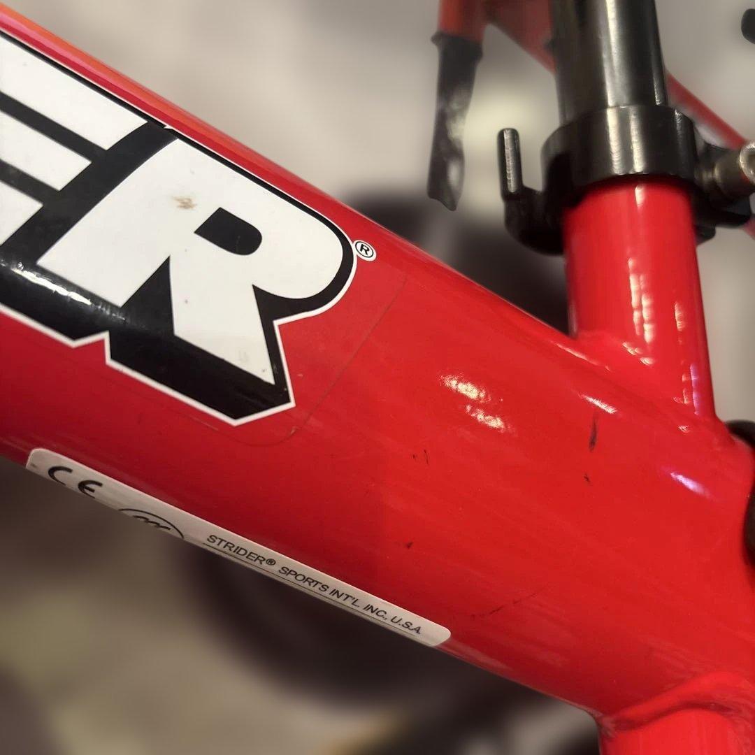 値下げ中【中古・美品】STRIDER 赤 12インチ