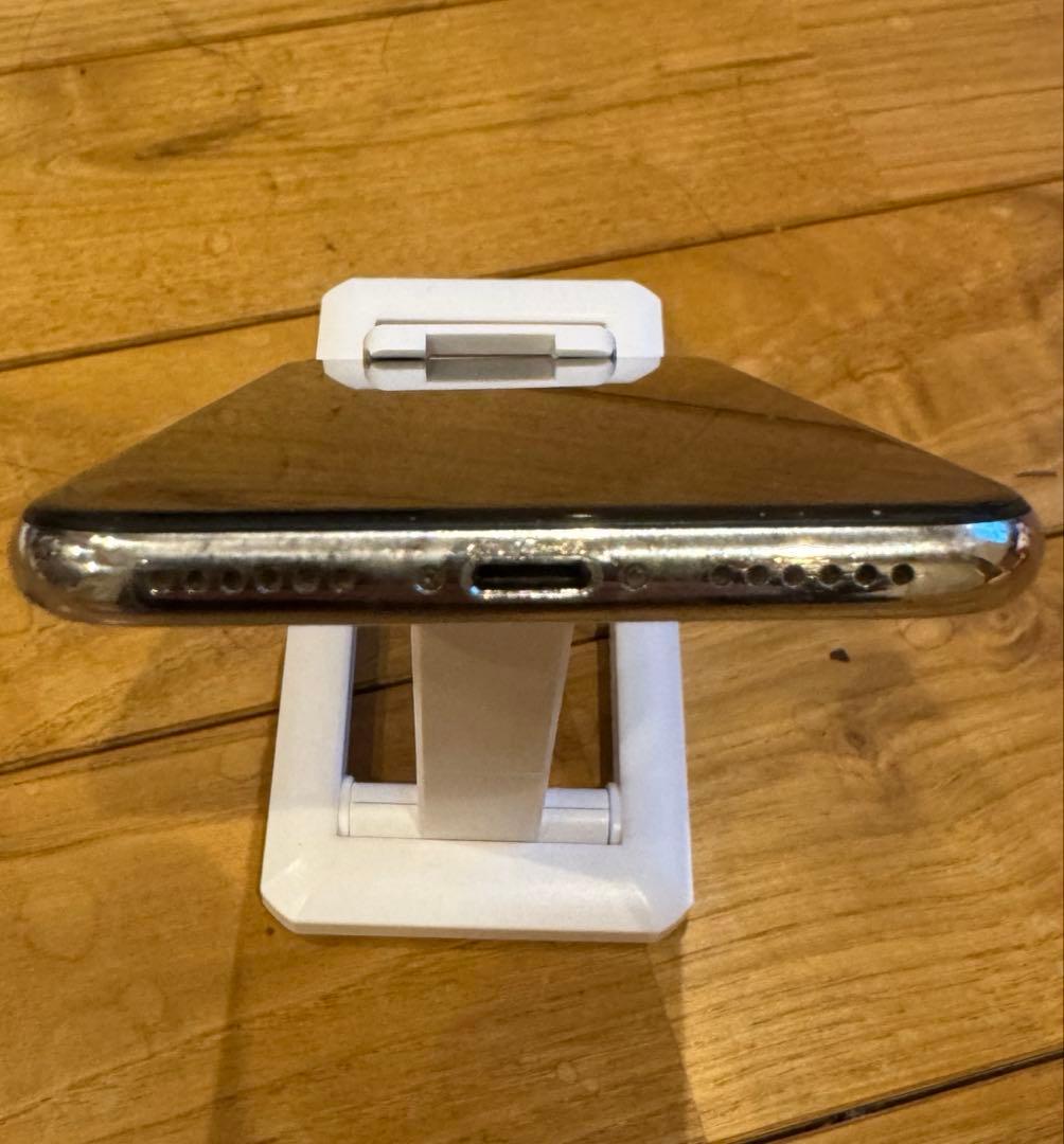 Apple iPhone X Sシルバー本体