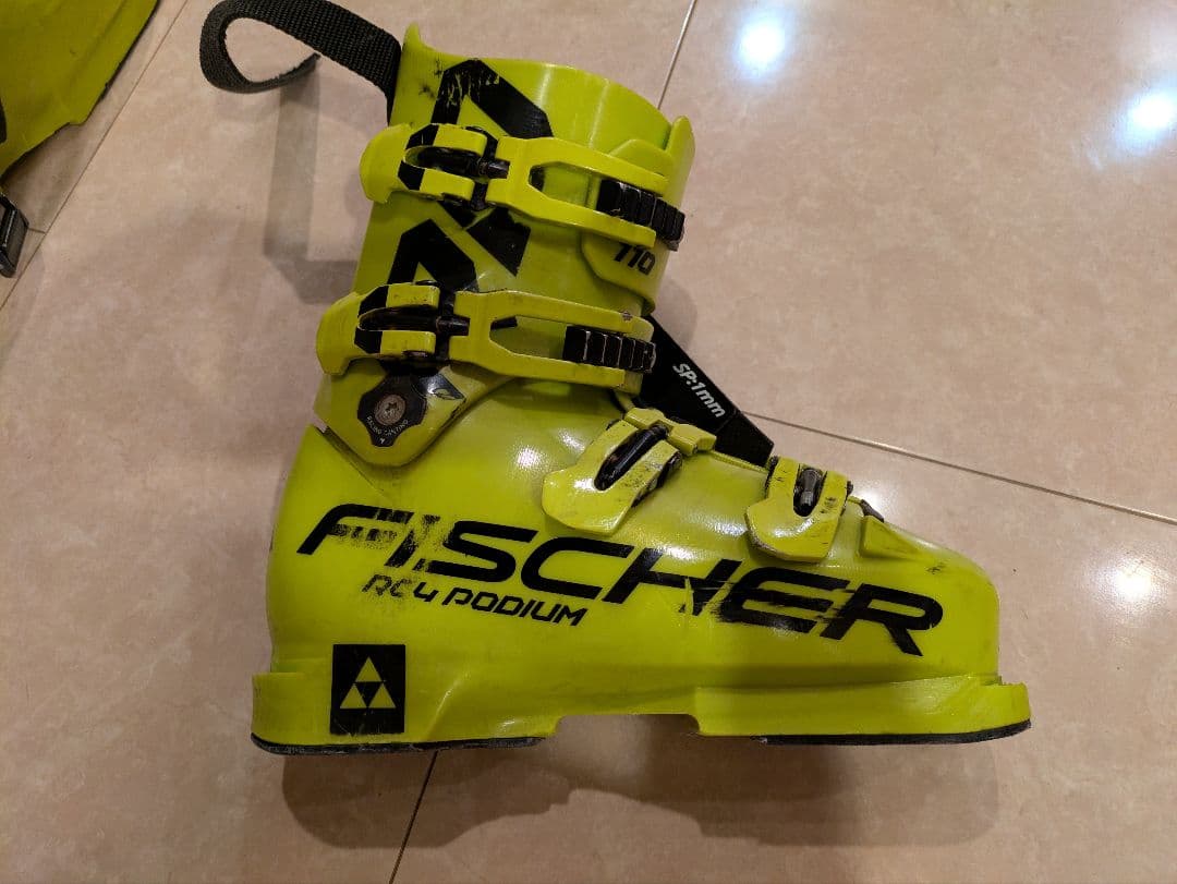 FISCHER RC4 Podium 110 スキーブーツ 25.5cm