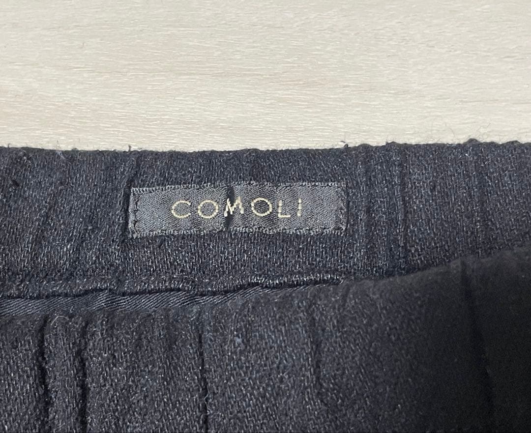 COMOLI シルクネップドローストリングパンツ 1