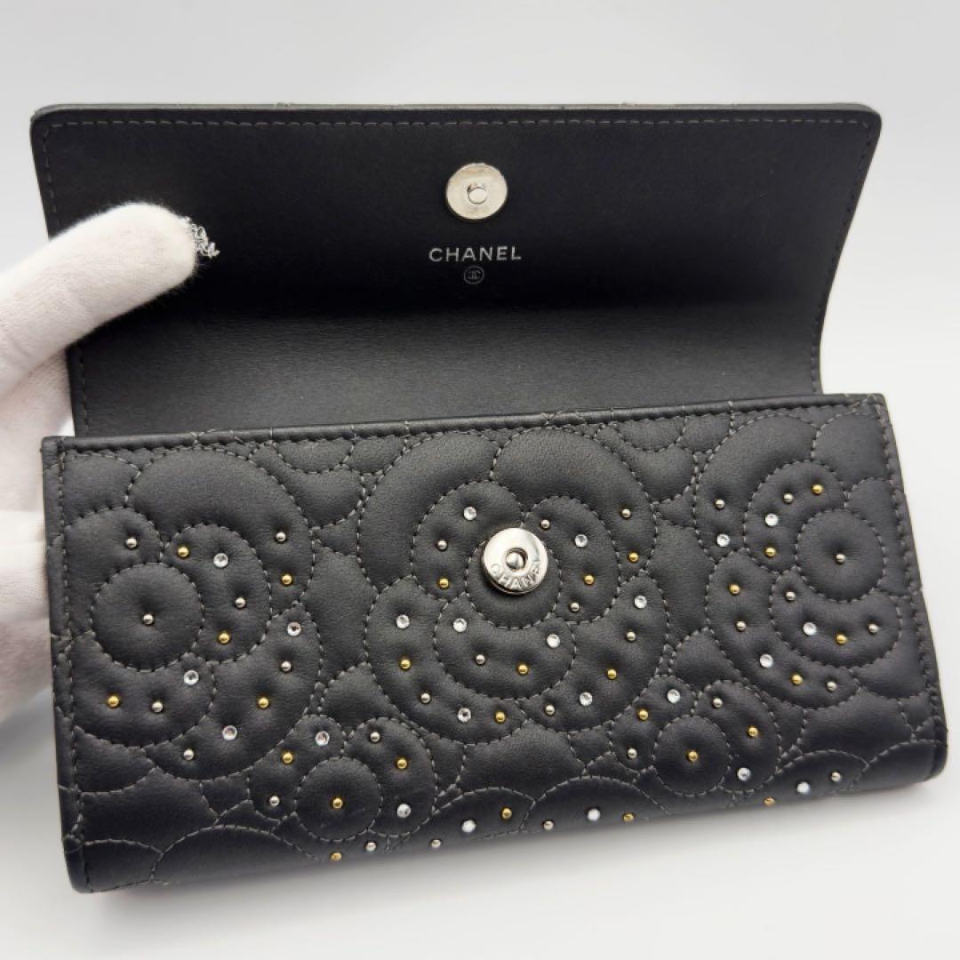 国内正規品　シャネル財布　マトラッセ　カメリア　フラップウォレット　ラムスキン