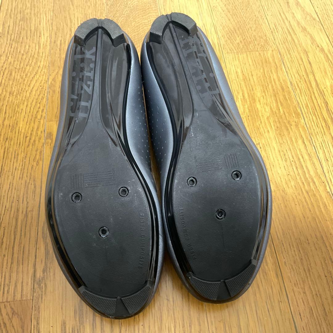 【ほぼ新品】フィジーク R5 TEMPO メタリック 44(28.35cm)