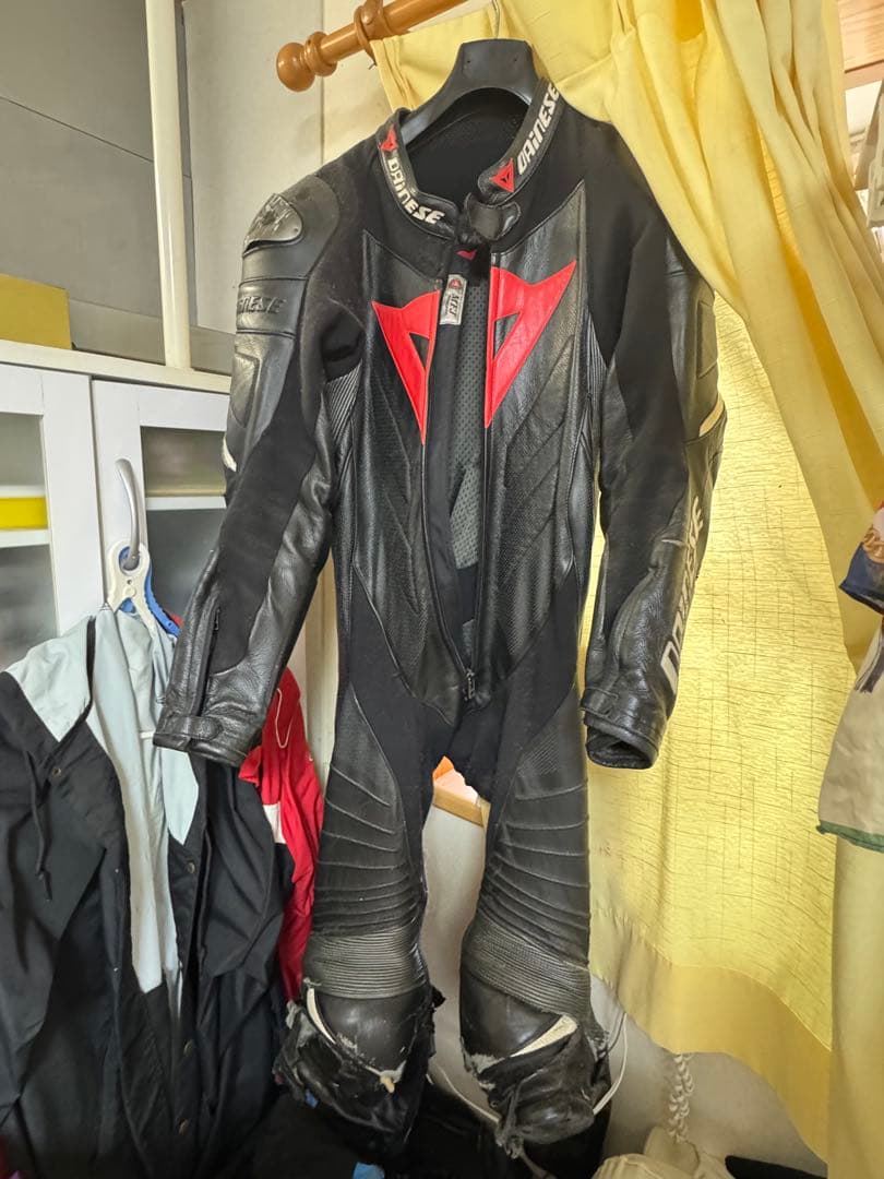【最終値引き‼️】Dainese ダイネーゼ　革ツナギ 黒/赤