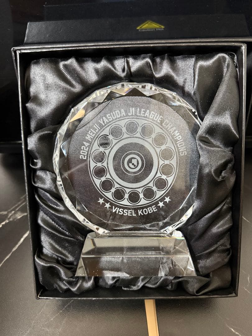 ヴィッセル神戸 J1リーグ優勝二冠記念トロフィー