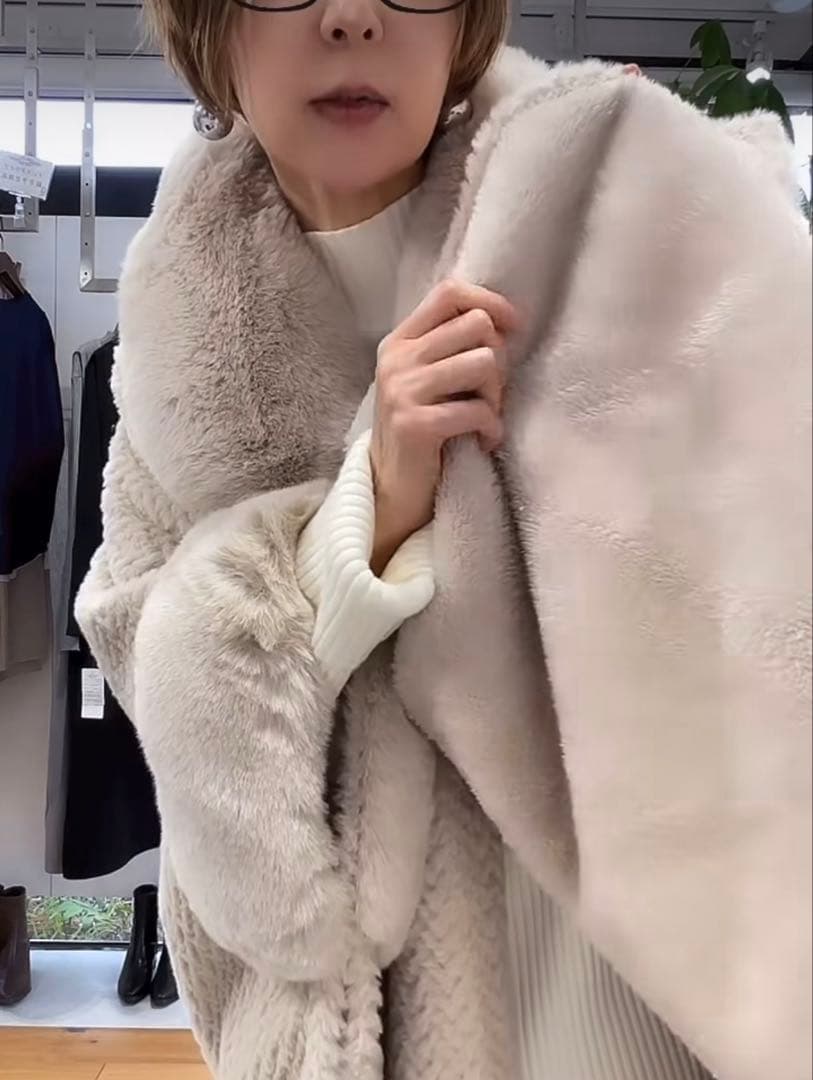 ISHIKA WA-LABO イシカワラボ　ファー付きポンチョ　新品未使用