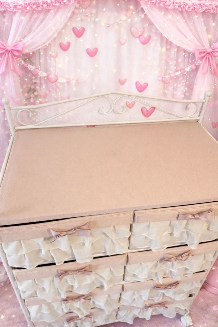 ピンクのリボン付きフリルチェスト　ロマプリ