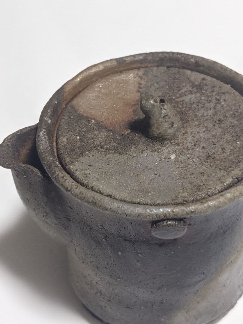 宝瓶（陶印あり）箱なし、説明書なし。