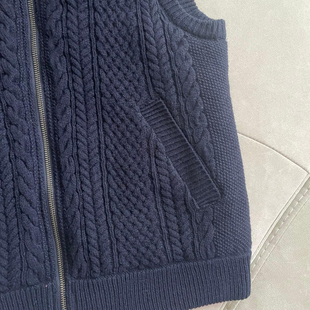 新品未使用 自由区　ダウンベスト　リバーシブル　XL ニット　切替　ネイビー