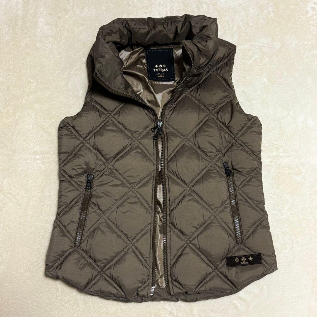 美品 タトラス DESDEMONA ダウンベスト フード ファー キルティング