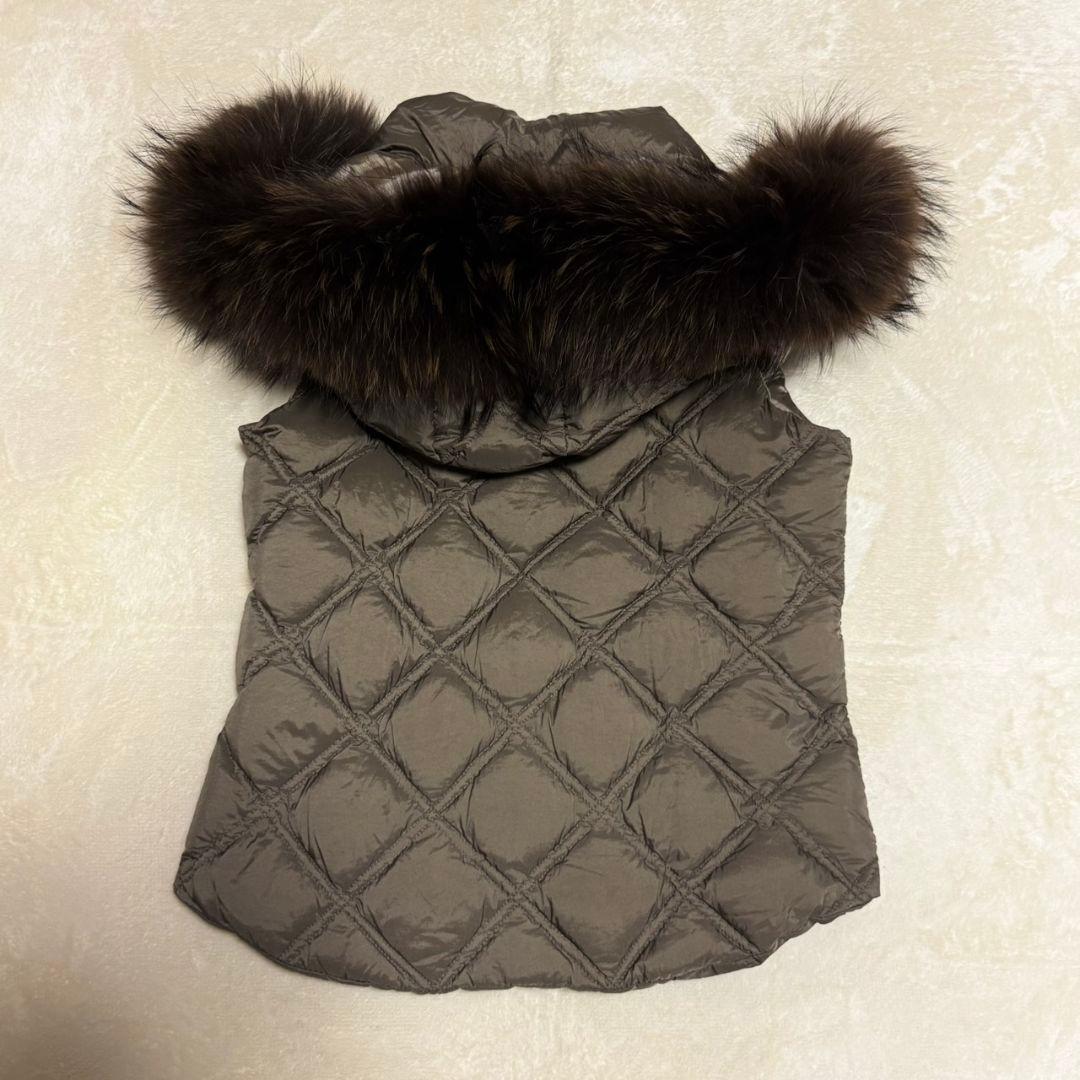 美品 タトラス DESDEMONA ダウンベスト フード ファー キルティング