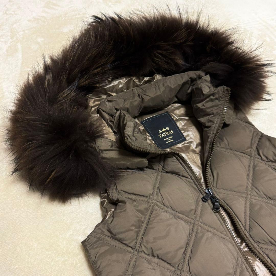 美品 タトラス DESDEMONA ダウンベスト フード ファー キルティング