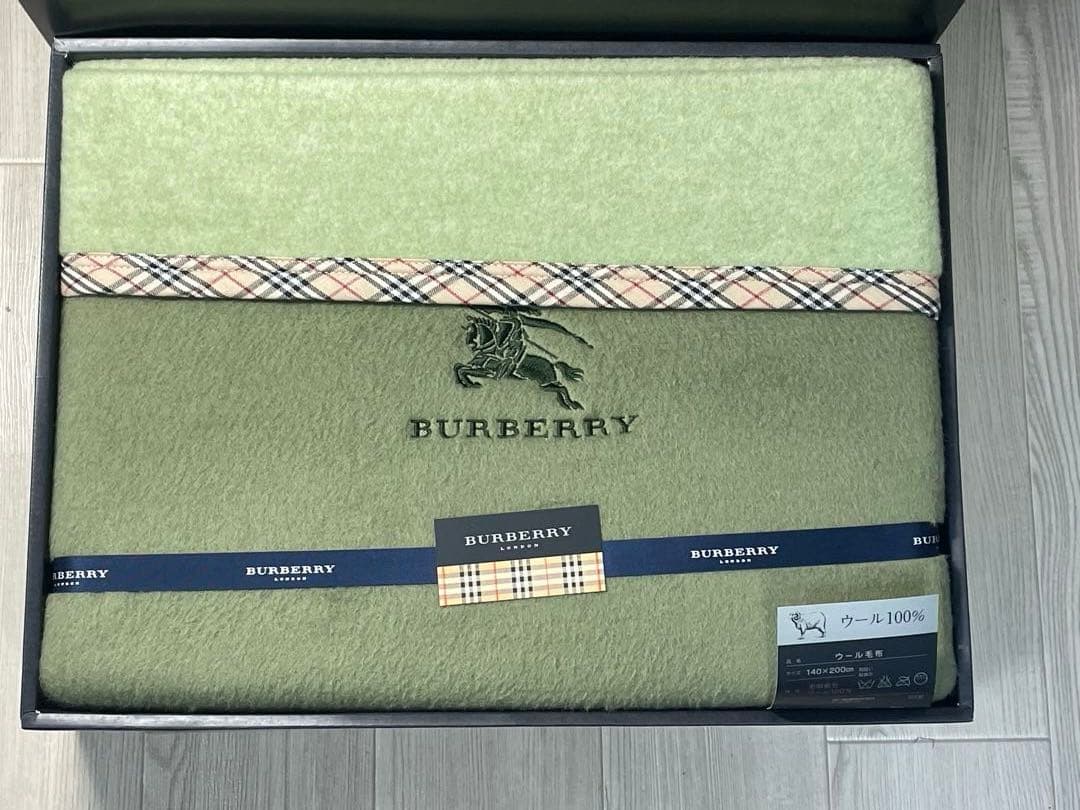 未使用品　BURBERRY バーバリー ウール100% 毛布　ブランケット