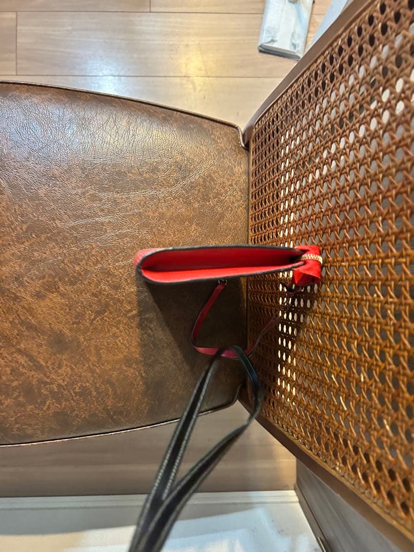 Louis Vuitton エピレザー レッドショルダーバッグ