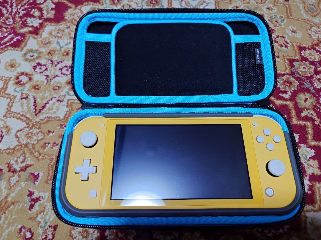 Nintendo Switch Lite イエロー ハードケース付き