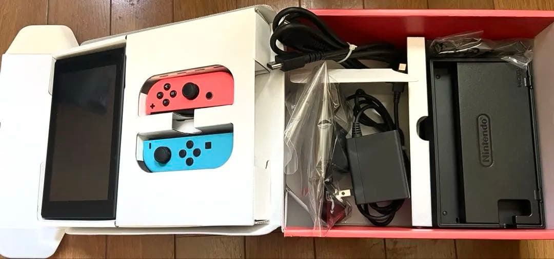【残2年保証あり美品】Nintendo Switch 本体 青/赤 付属品完備