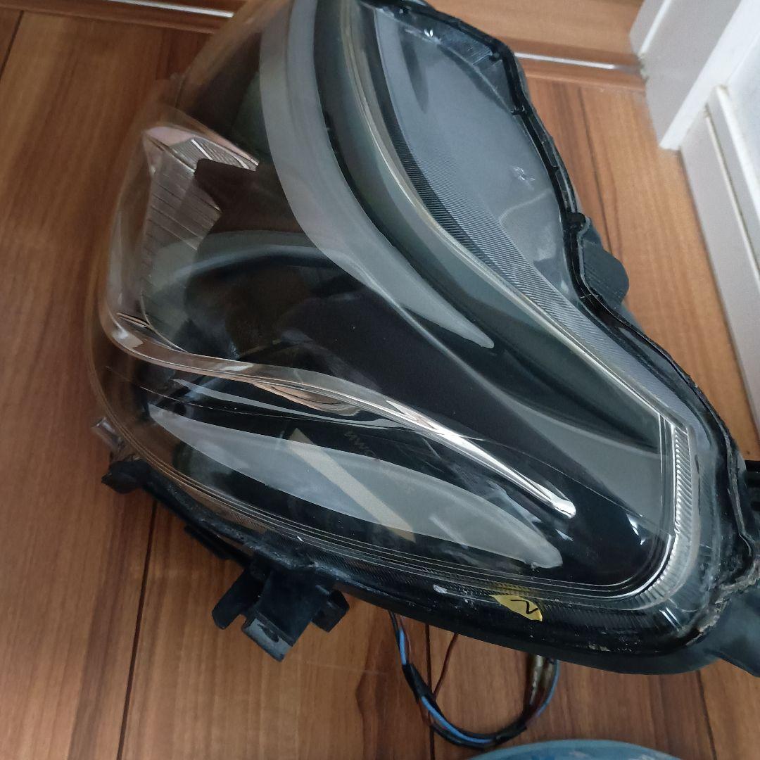 マークX130系中期後期ヘッドライト アイブロウ 社外