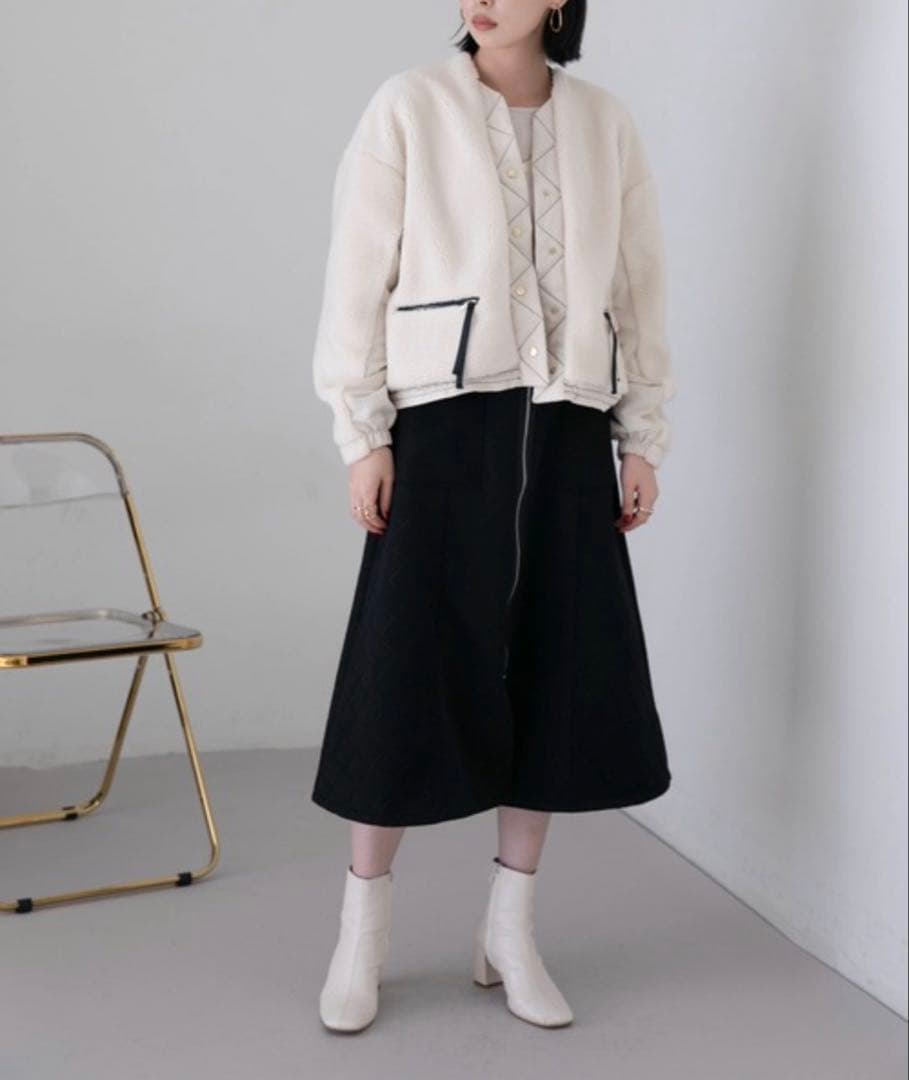 Eimee Lawバックフリルショートボアブルゾン アイボリー