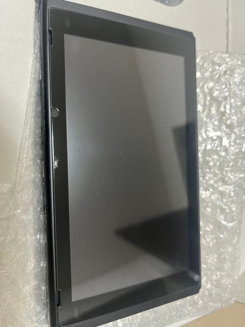 nintendo switch 本体　画面傷有り