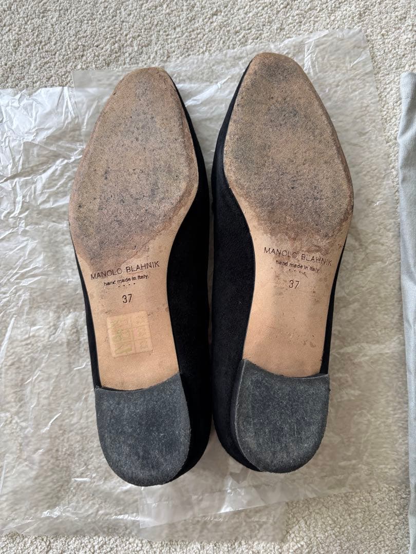 マノロブラニク パンプス 37 スエード 黒 ブラック マノロ ドゥロワー