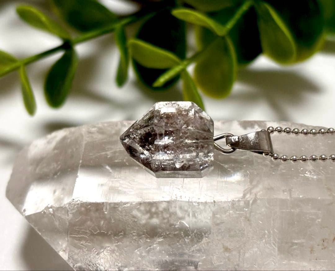 究極品質　奇跡のドリームストーン　幻のアルティメイトハーキマーダイヤモンドのPT