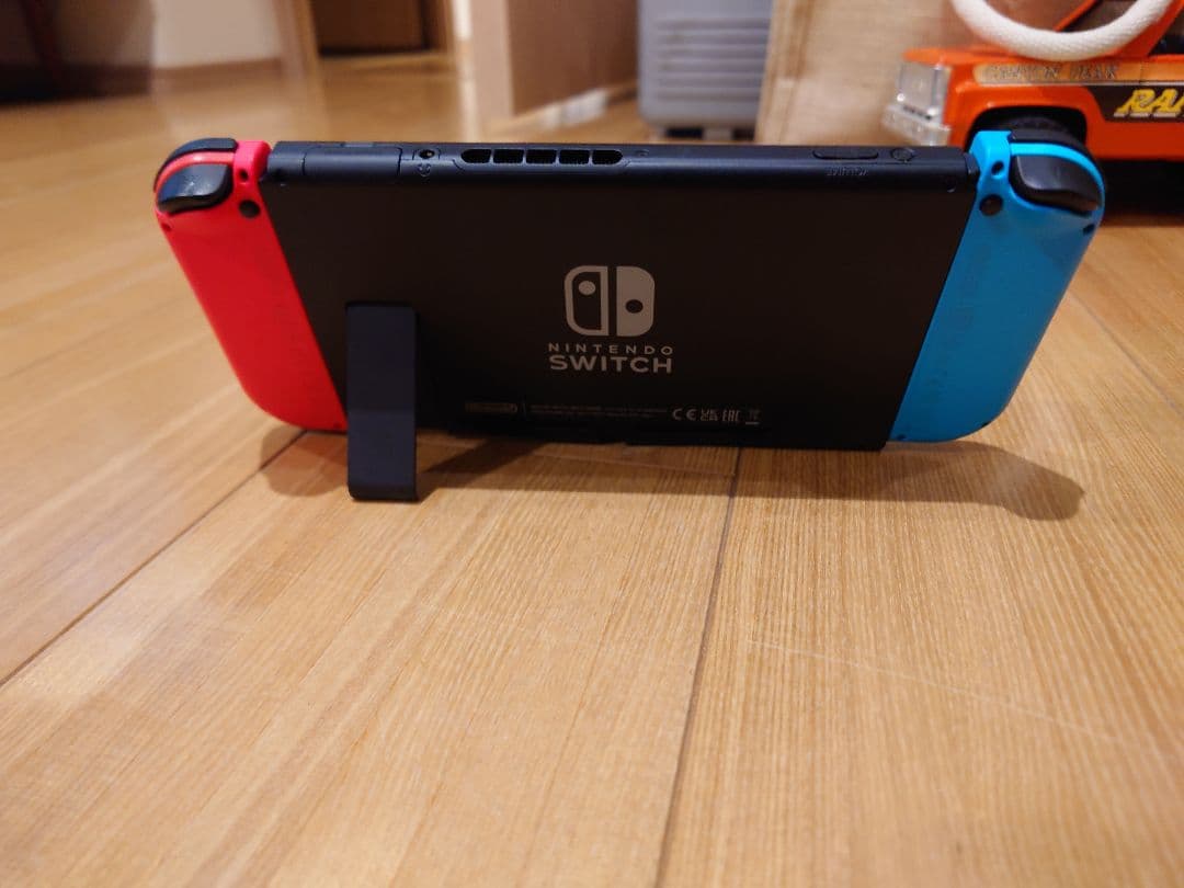Nintendo Switch 青と赤