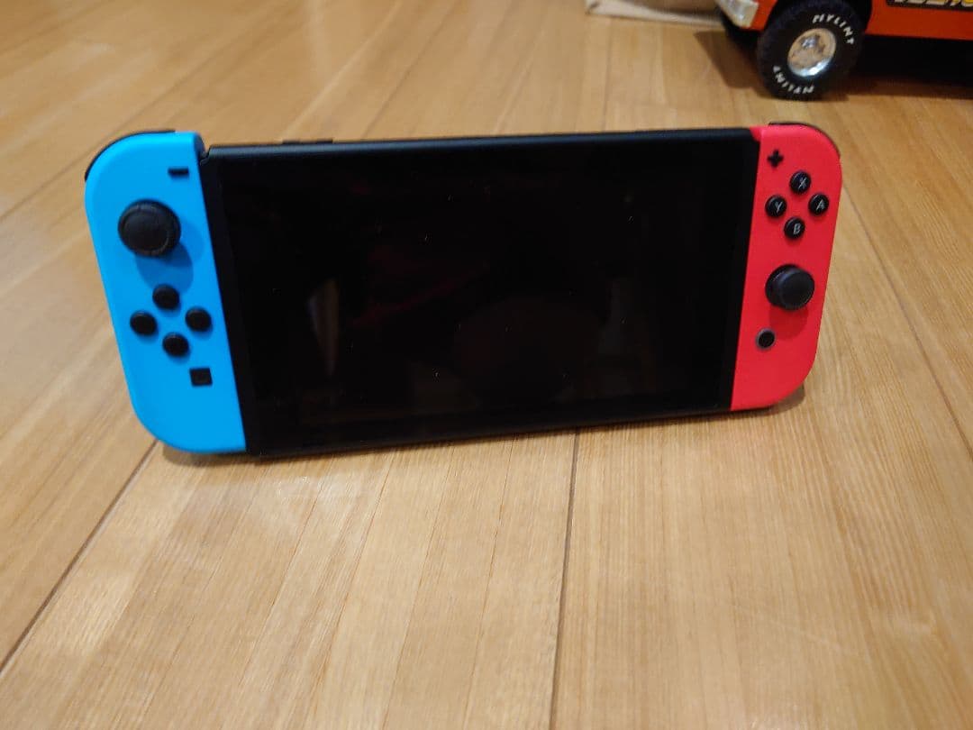 Nintendo Switch 青と赤