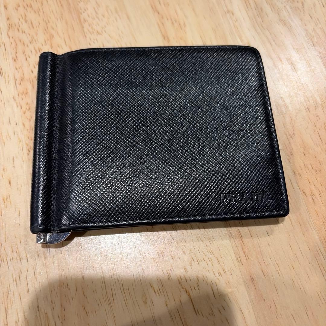 PRADA ブラック 二つ折り財布 マネークリップ