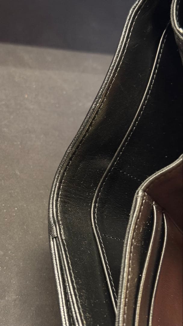 CHANEL シャネル キャビアスキン 二つ折り財布 ステッチ 黒 ブラック