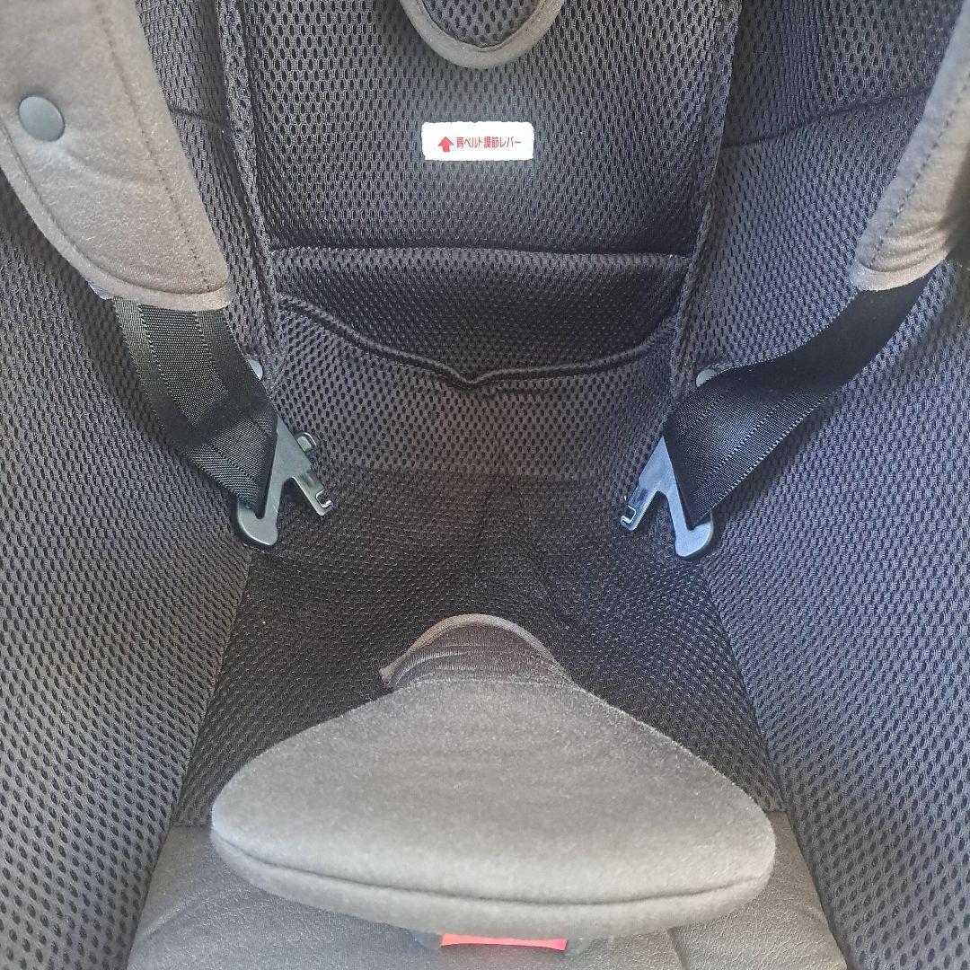 エールベベ　ダークブラウン 車用チャイルドシート