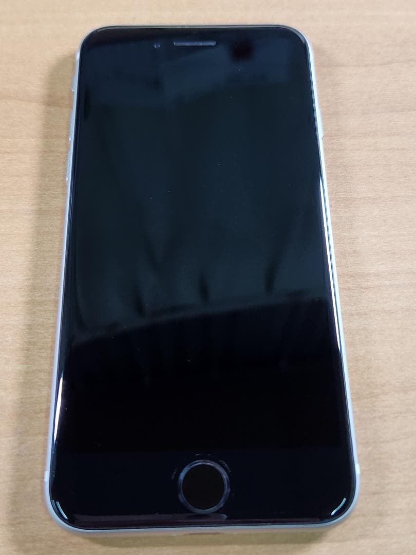 020500B iPhone SE A2296 64GB 最大容量83%